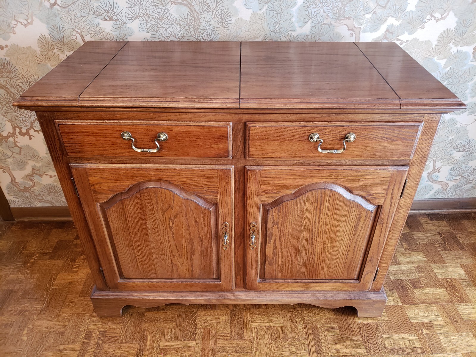 Ethan Allen Dining Room Set (also includes China and 2 Servers