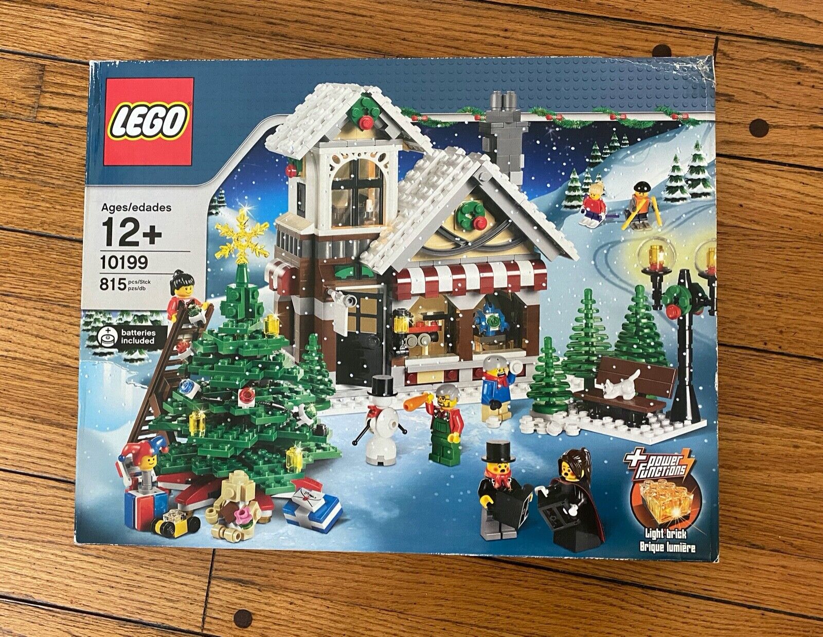 *NEW* Lego 10199 WINTER VILLAGE TOY SHOP Christmas Seasonal VINTAGE  *Creases*