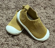 Baby Kids Toddler Boys Sneakers Tan Slip On Training Shoes - Size: 5