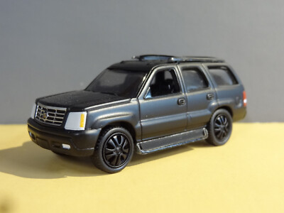 2ND GEN 2002-06 CADILLAC ESCALADE LUXURY SUV 1/64 DIECAST DIORAMA MODEL S16