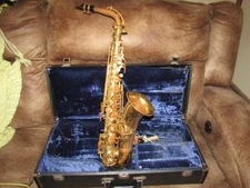 VINTAGE MELODY MASTER BRASS SAXOPHONE W/CASE