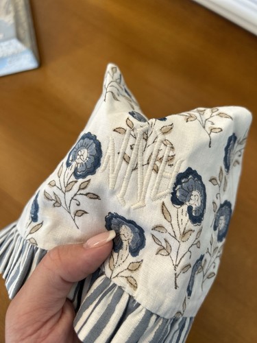 Mark And Graham Block Print Tissue Box Cover White Blue Flower FLAW READ - Picture 2 of 6