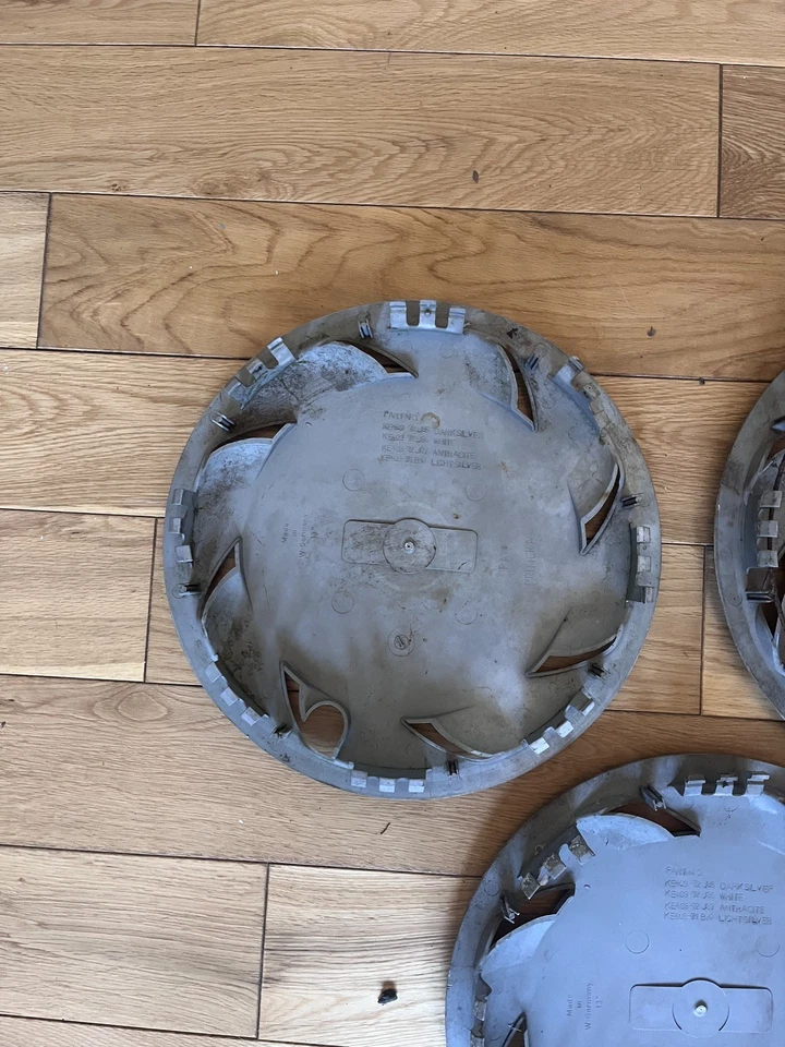 1980s Nissan Sunny Pulsar Vanette 14 Inch Wheel Trims - Image 4 of 4