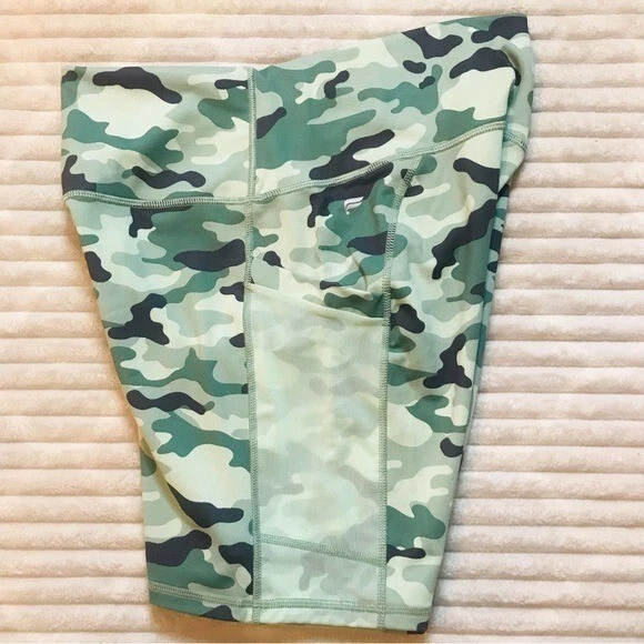 fabletics on-the-go powerhold high-waisted shorts