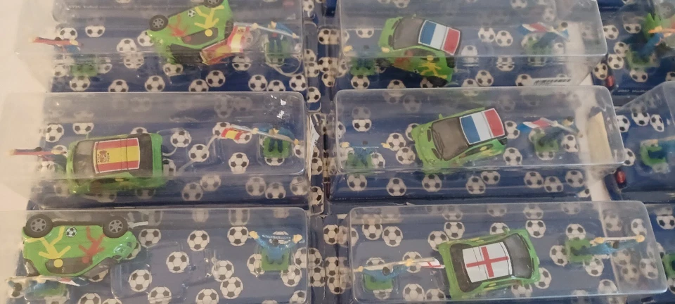 18 SONDERMODELLE FUSSBALL EM SMART BELGIUM, SPAIN, SIKU 4933 4936 4941 OVP BOX - Bild 4 von 4