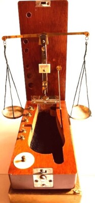 Antique R.S. Patrick ''Pocket'' Diamond weighing scale circa 1922