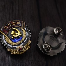 2 Pcs WW2 Russia CCCP Medal USSR Labor Red Flag Metal Medal Soviet Badge