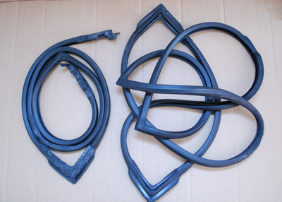 Rear Back Door Weatherstrip Set – Fits Toyota Land Cruiser FJ40 BJ40 – Left & Right Rubber Seals