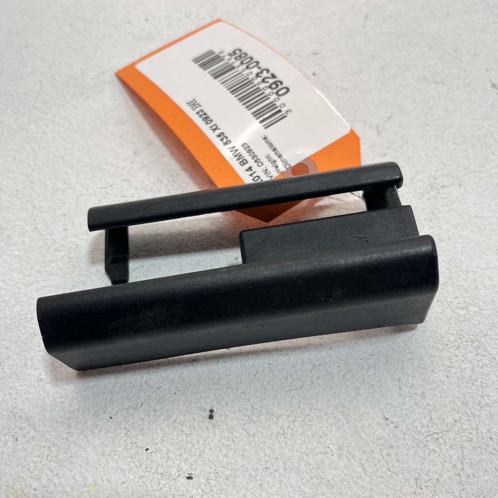 2014-2016 BMW 535i FRONT RIGHT PASSENGER SEAT TRACK RAIL END CAP  