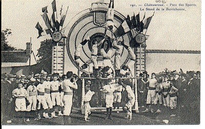 69729 cpa 36 Châteauroux - Monument des Mobiles - La Berrichonne