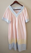 Vandemere Housecoat Gown Vintage XL Pink Blue Yellow Sleepwear Granny Core