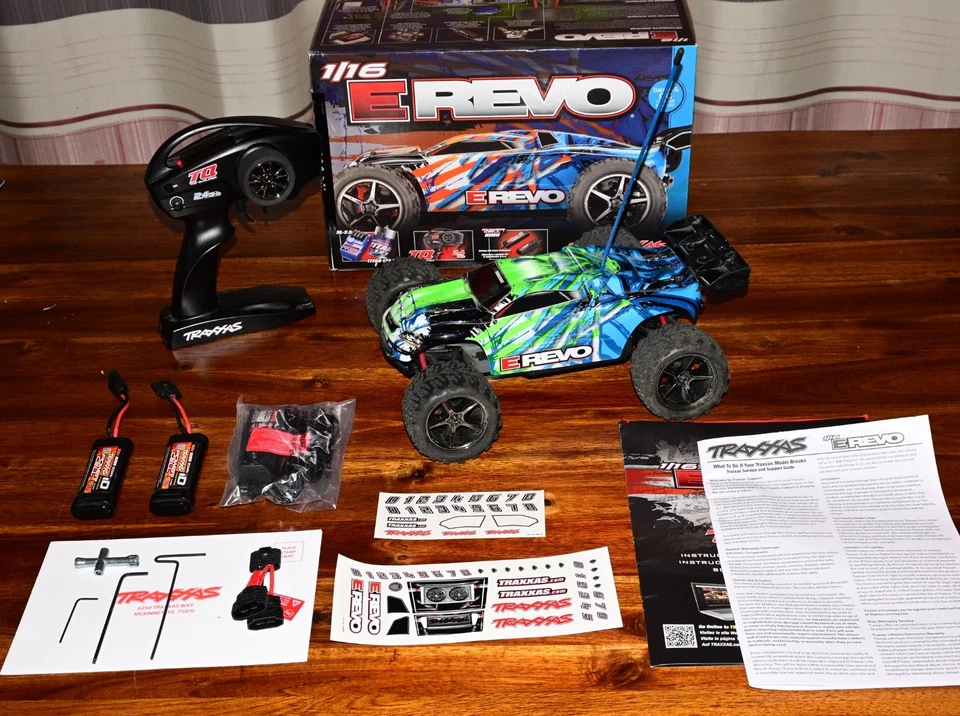 Traxxas E-Revo 71054 grün mit extra Zubehör (2. Akku, Y-Stecker) - Top-Zustand - Bild 2 von 4