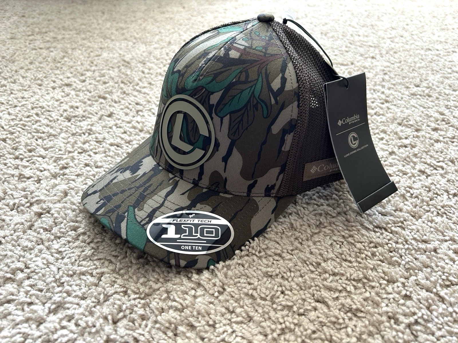 Columbia PHG Luke Combs Collection Snapback Cap
Opens in a new window or tab