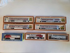 7Pc Vtg Tyco Model Santa Fe Train Set Plus AHM Locomotive For HO Track Lightup