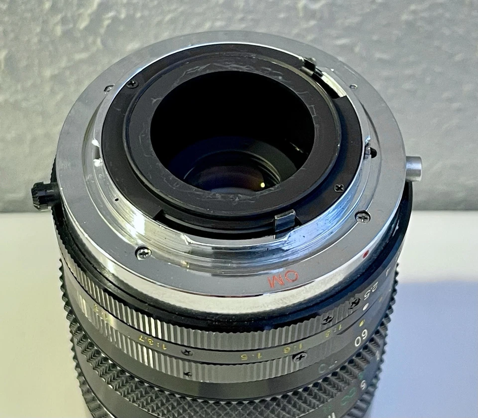 Soligor 35-70mm f2.5-3.5 Lens for Olympus OM Mount Film Camera - Image 3 of 3