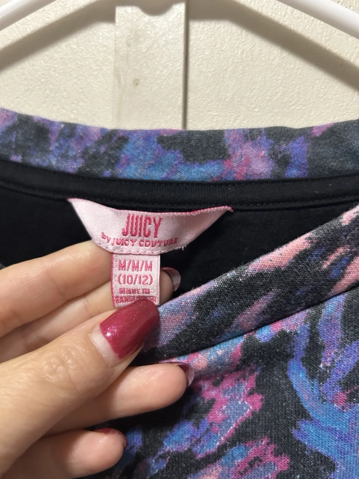 Moletom Juicy By Juicy Couture Tie Dye redemoinho preto gola redonda ~ Juventude tamanho M - Imagem 3 de 4