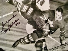 VINTAGE ORIGINAL 16X20 IN. AUTOGRAPHED PHOTO OF FRANK MAHOVLICH