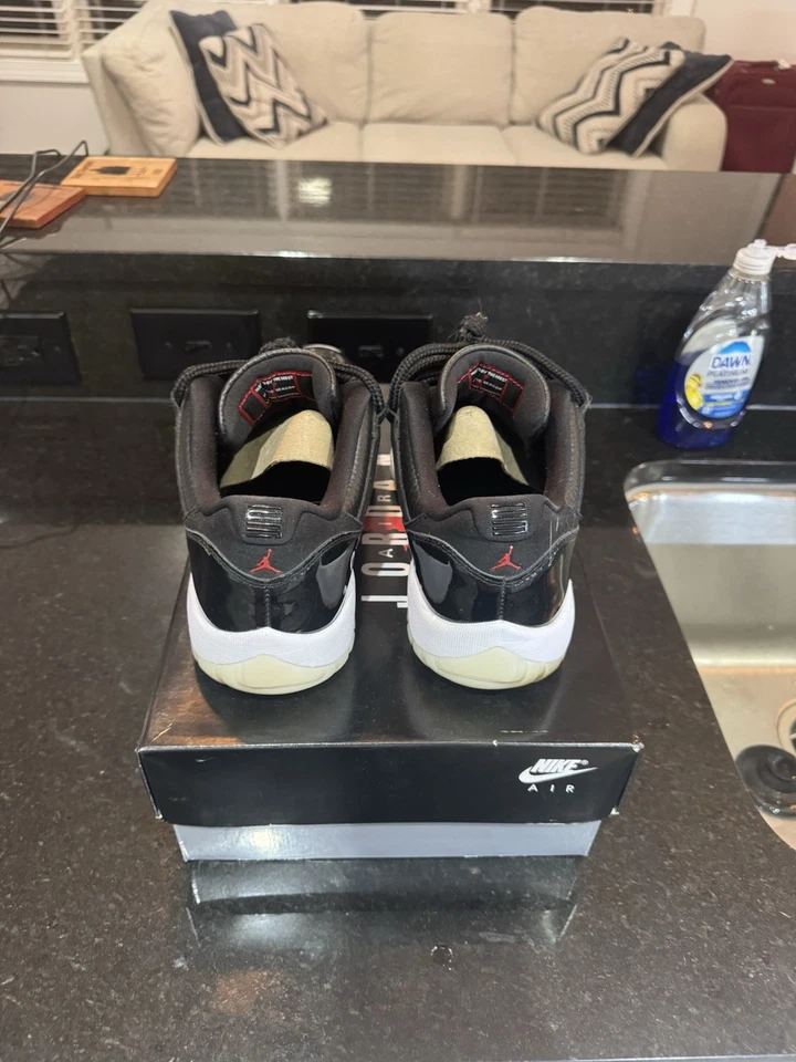Jordan 11 Bajo “72 Y 10” Talla 10 Foto 3 de 4