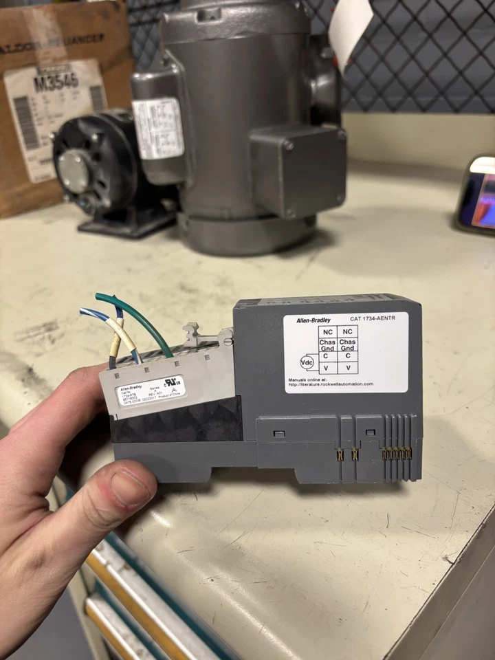 Allen Bradley 1734-AENTR /B FW 6.012 точка ввода/вывода Ethernet модуль 1734AENTR б/у - Изображение 2 из 3
