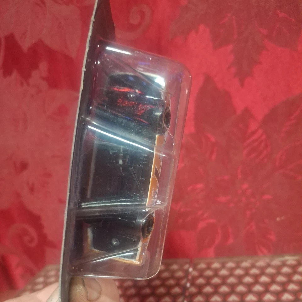 Alan Kulwicki #7 Hooters 1992 Campeonato Ford Serie de por vida 1/64 Nuevo Foto 4 de 4