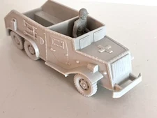 MARX BATTLEGROUND/DESERT FOX-LIGHT GRAY GERMAN APC W/DRIVER - VG MUST SEE ITEM