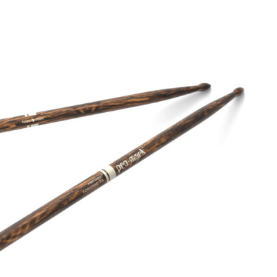 Promark Classic Firegrain Forward 5A Schlagzeugstäbchen Spitze oval Holz Nussbaum
