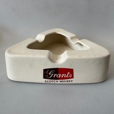 Vintage Grant's Scotch Whisky dreieckiger Keramik Aschenbecher Wade Regilor of London