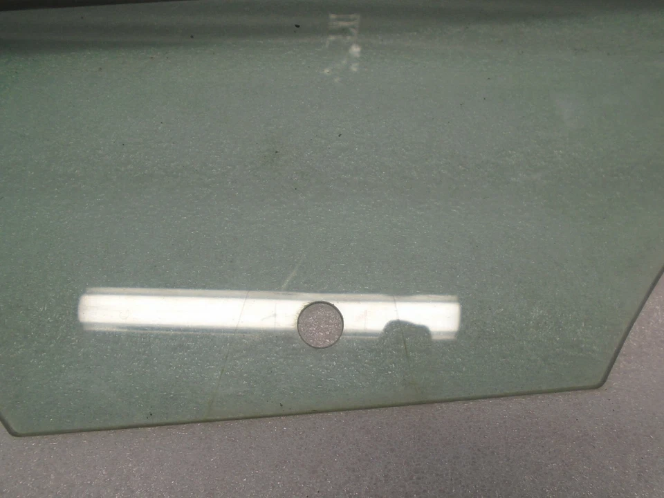 2006-2010 Volkswagen Passat Rear Left Driver Side Window Door Glass OEM DK905147 - Image 2 of 4