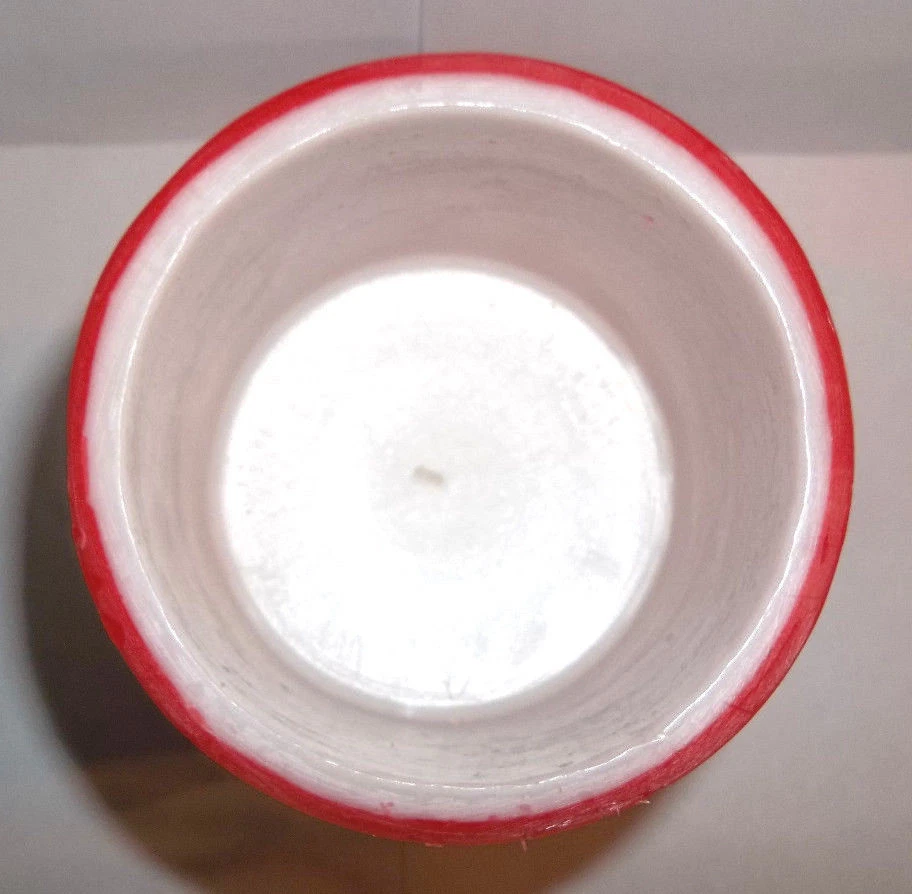 Bath & Body Works ~ Vela luminaria roja de 6" Foto 3 de 4