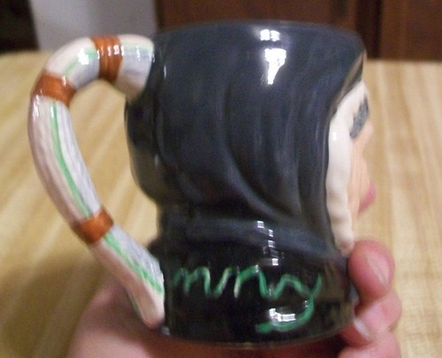 Taza alta de café/té de porcelana de abuela coleccionable Royal Doulton de 3,5 ""; INGLANDIA; verde - Imagen 10 de 12