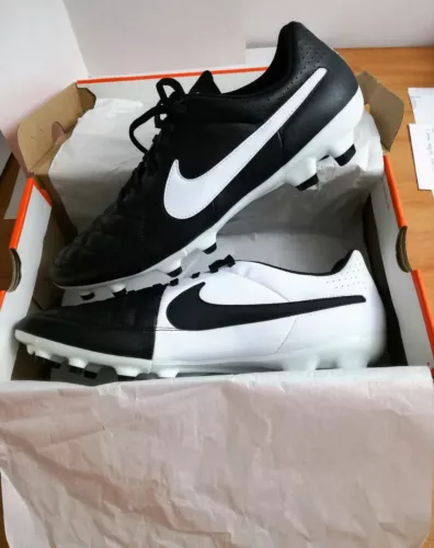 SCARPE da CALCIO CALCETTO NIKE TIEMPO GENIO LEATHER FG N° 47 630861 010 NUOVE