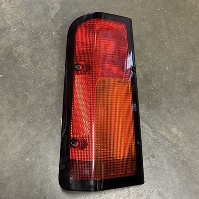 2003 2004 Land Rover Discovery 2 Left Tail Light