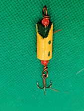 WOODEN UNKNOWN FOLK ART LURE.