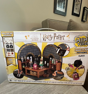 Miniverse Make It Mini Potions Wizarding World Harry Potter Class Room Set NEW