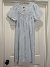 miss elaine nightgown House Dress Sz. M Seersucker Blue Perfect Condition