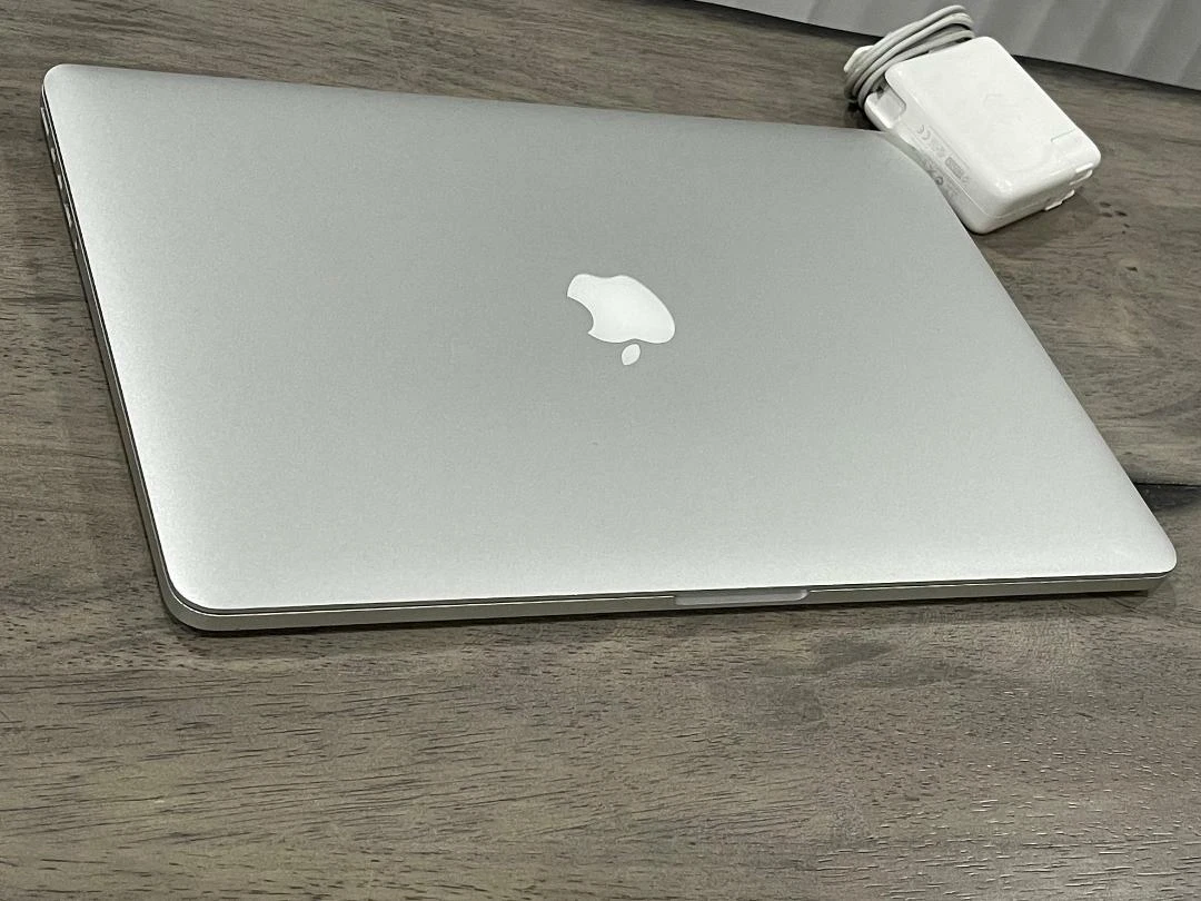 Apple MacBook Pro 15-inch (Mid-2011) |2.0GHz Quad-Core i7|16GBGhz