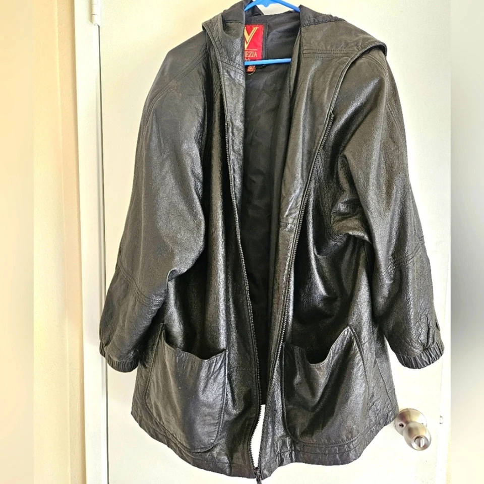 Vintage Venezia Vitale Women  Leather jacket with Hoodie  size 18/20 - Image 3 of 4
