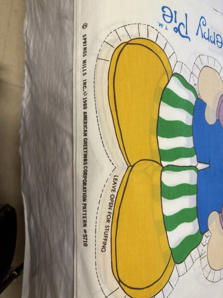 Antigo painel de tecido de travesseiro de morango da década de 1980 corte e costura torta de morango 20” - Imagem 3 de 3