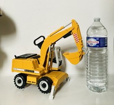 Pelleteuse LIEBHERR 912 litronic BRUDER