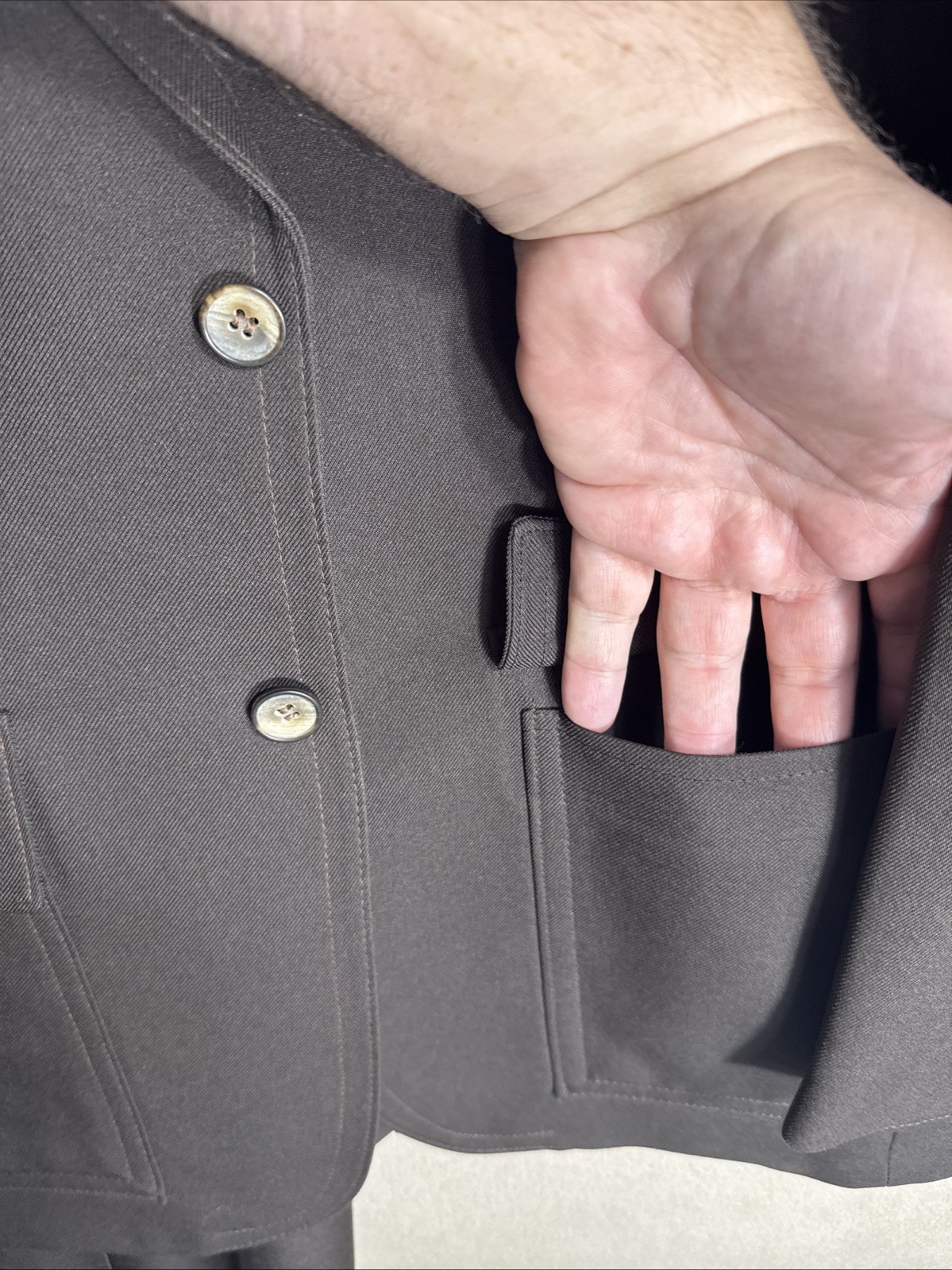 @@ Vintage American Craftsman 40R Chocolate 2 Piece Suit 33x31 Gaberdine Poly