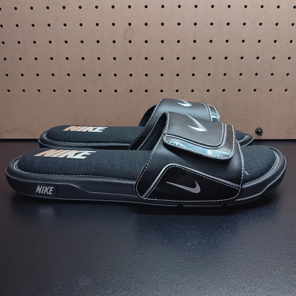 Sandália Nike COMFORT Slide 2 masculina tamanho 12 preta/prata metálica 415205-002 - Imagem 2 de 4