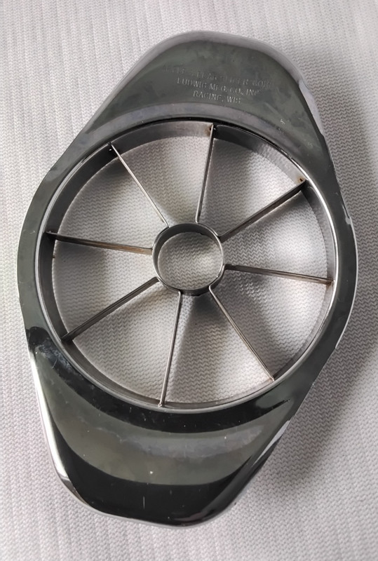Apple & Pear Slicer-Corer Ludwig Mfg, CO. INC Racine WIS