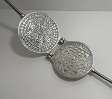 Vitantonio Stove Top Pizzelle Maker Italy Vintage Excellent Condition!!