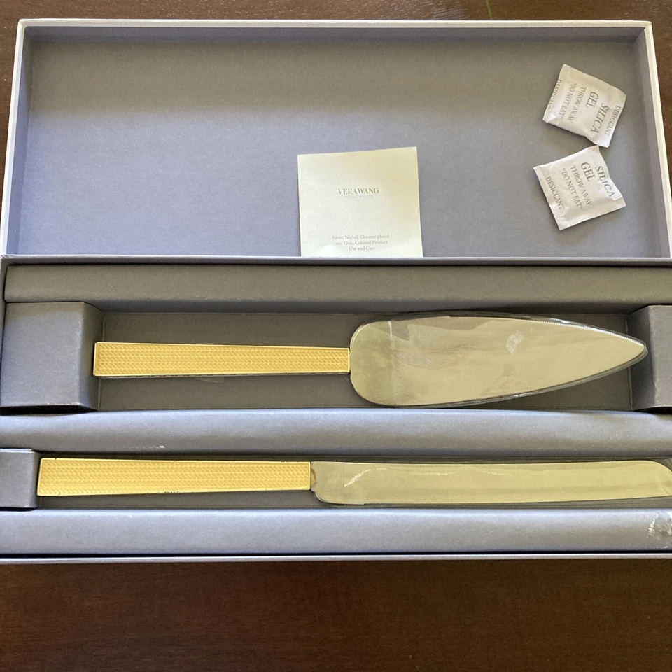 Vera Wang Wedgwood ~ With Love ~ Gold 2-Piece Cake Serving Set~NIB - Image 3 of 4