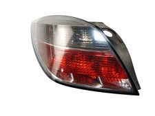 13252443ECE RÜCKLEUCHTE AUßEN LINKS / 1163182 FÜR OPEL ASTRA H GTC A04 1.8 L0