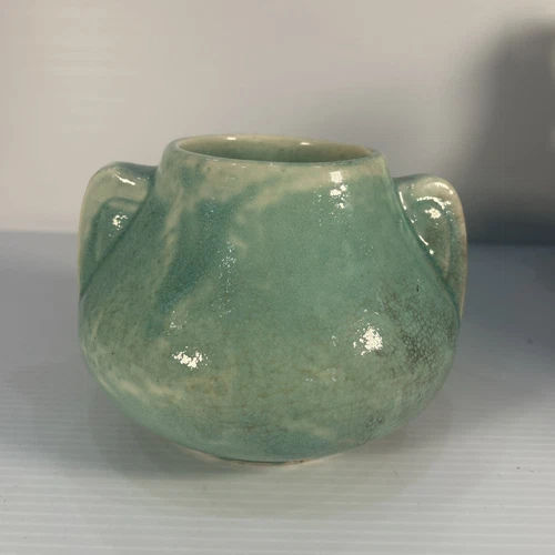 Vintage Pottery Vase Green Glaze Beautiful Handles 5” Hull?