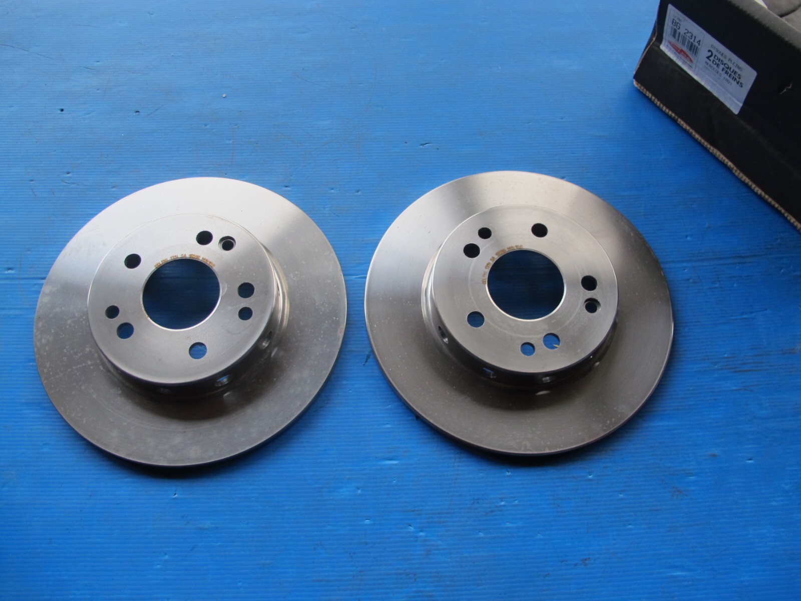 Disques de freins avant Delphi de qualité supérieure pour Mercedes E250