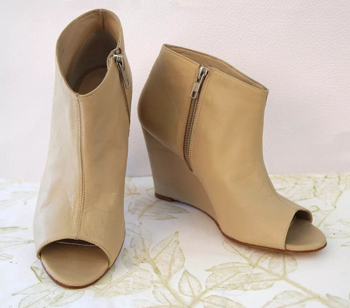 Peep toe best sale wedge booties