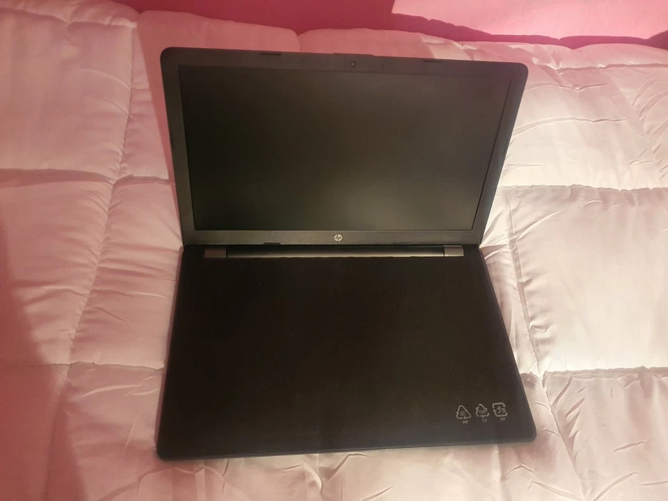 HP 250 G6 15,6"(4GB, AMD E2-9000e, 2,0GHz, 500GB HDD) Portatile-Nero - Immagine 3 di 4