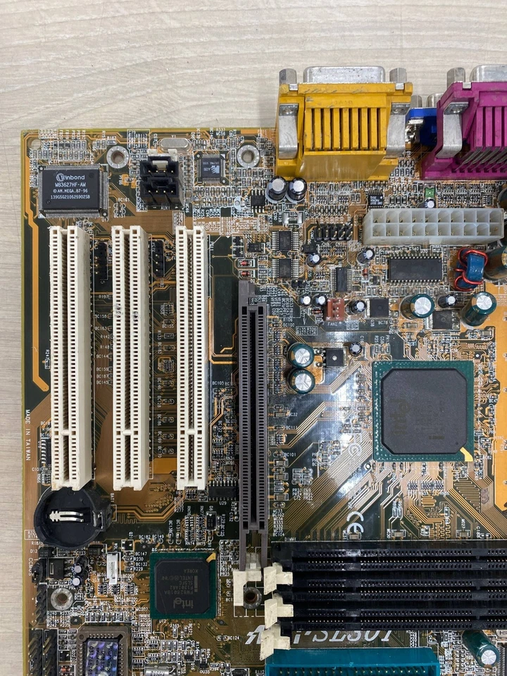 Abit sl30t atx 3x pci, 1x agp, skt 370, v/s/p/usb - Image 3 of 4